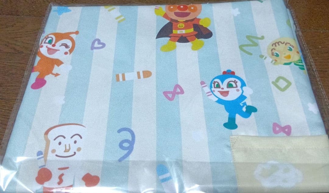アンパンマンエプロン　いっしょに描こう